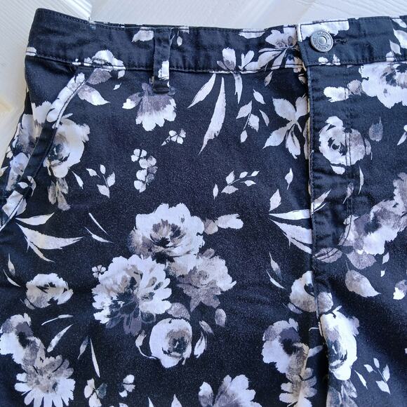 Gloria Vanderbilt Nimah Sateen Rose Shorts sz 16 cotton real pockets black white - Picture 1 of 13